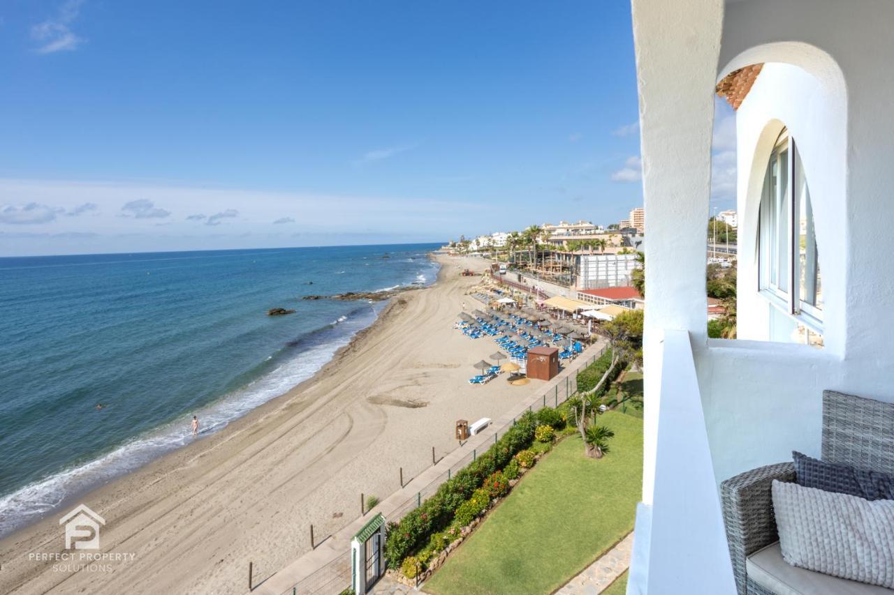 Apartment Aguamarina On The Beach Front Малага Екстериор снимка