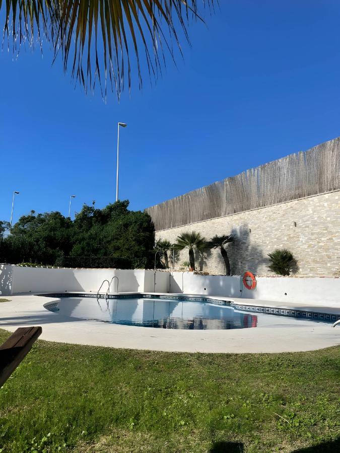 Apartment Aguamarina On The Beach Front Малага Екстериор снимка